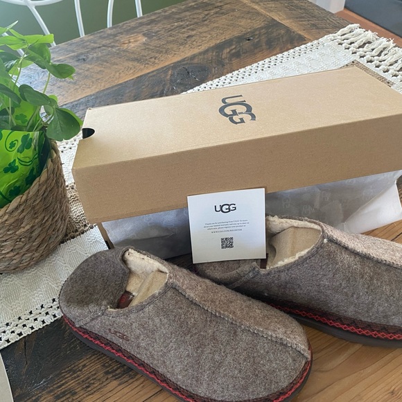 UGG Shoes - Refelt Tasman Womens Felt Embroidered Slip-On Shoes SIZE 8